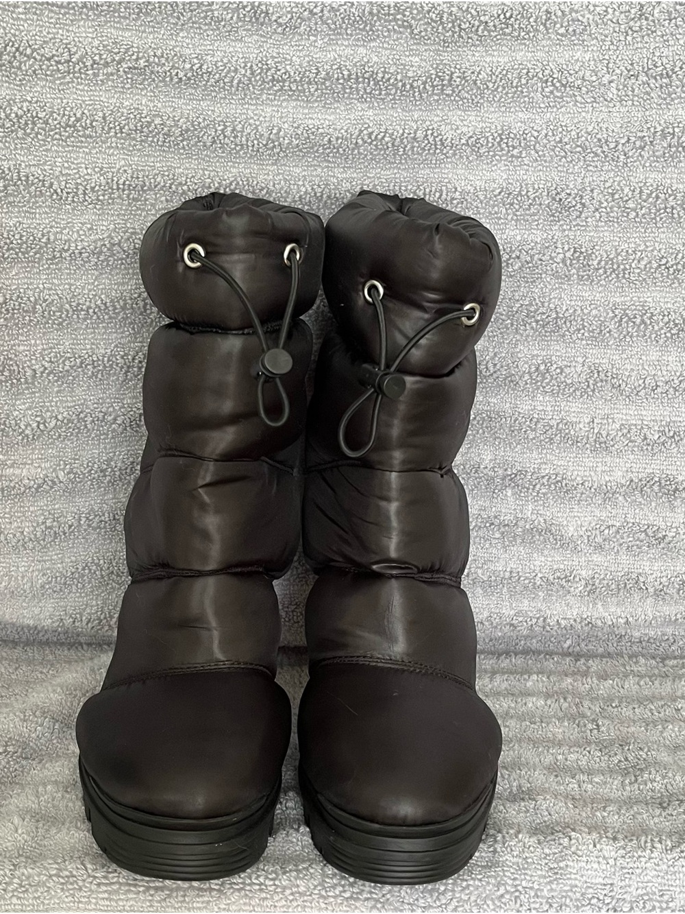 New GUESS Women’s Black Puffer Heeled Boots – Size 8M